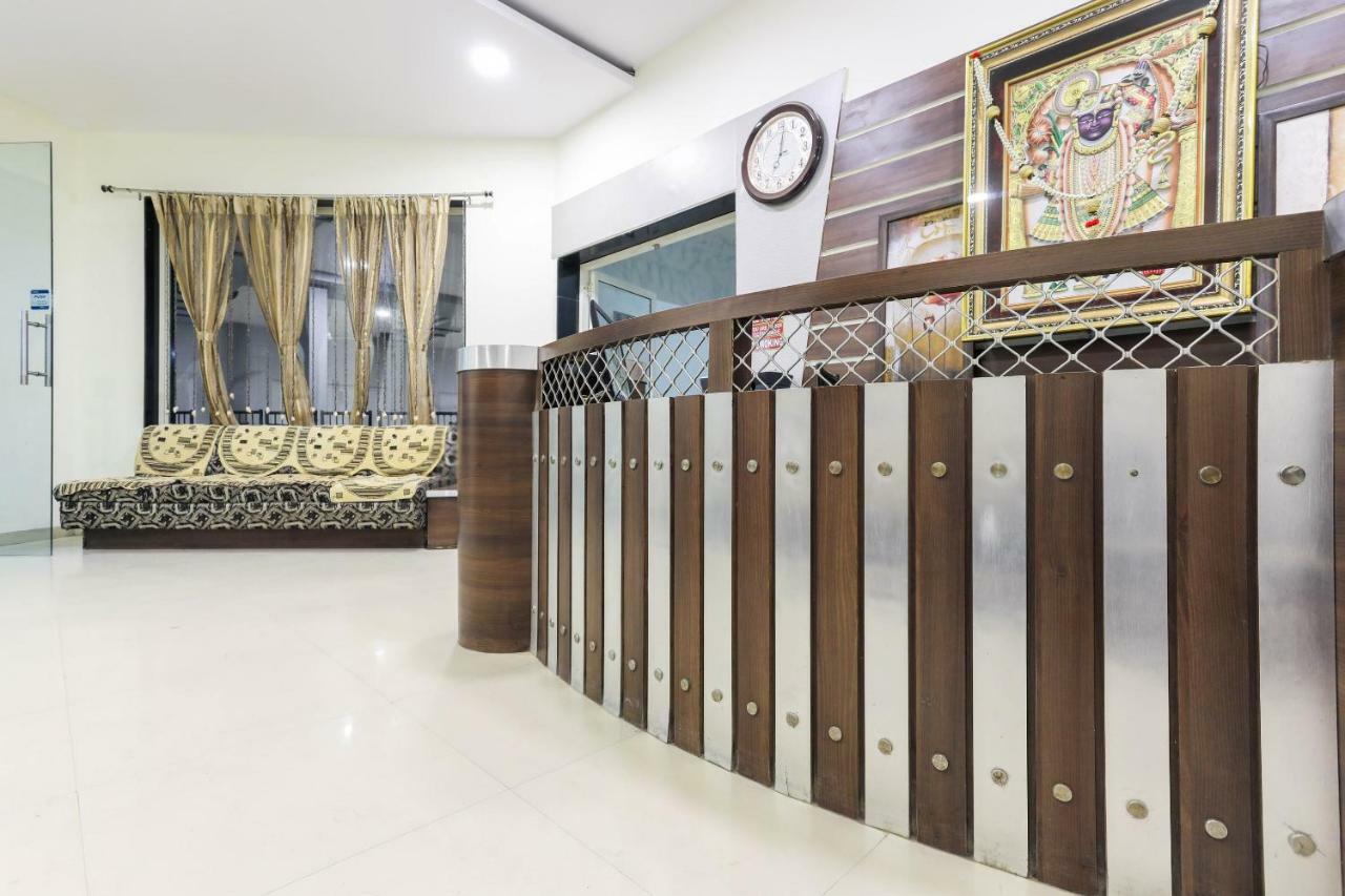 Oyo 43851 Hotel Virasat Māndu Zewnętrze zdjęcie