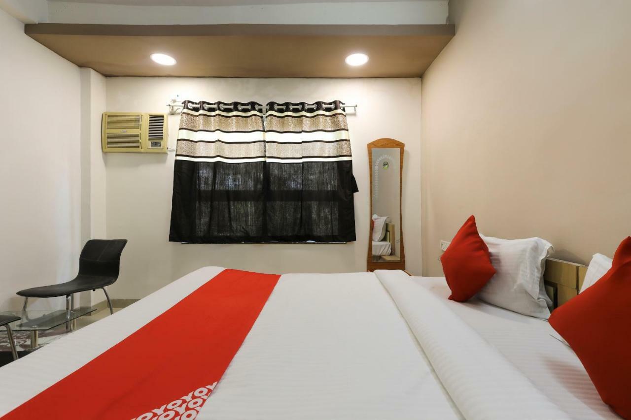 Oyo 43851 Hotel Virasat Māndu Zewnętrze zdjęcie