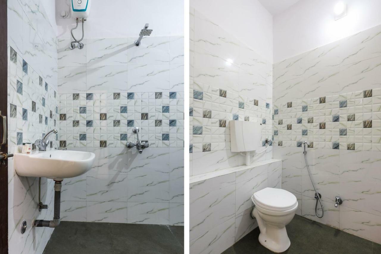Oyo 43851 Hotel Virasat Māndu Zewnętrze zdjęcie
