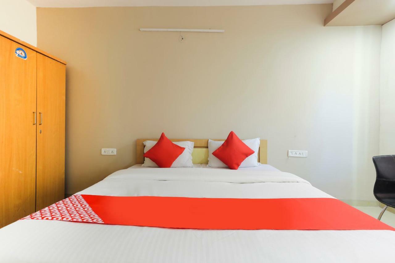 Oyo 43851 Hotel Virasat Māndu Zewnętrze zdjęcie